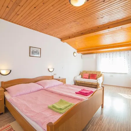 Apartman Zorica 13 *